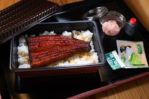 鰻の成瀬 上うな重【梅】1/2尾