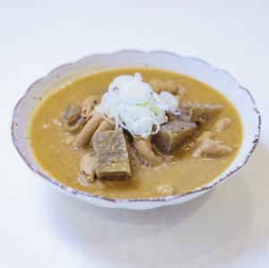カレーもつ煮皿