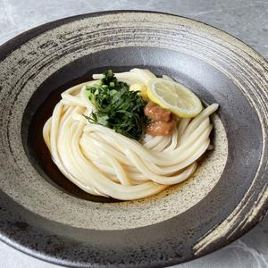梅・しそぶっかけ讃岐うどん(冷)/Sanuki udon noodles with ume and shiso broth