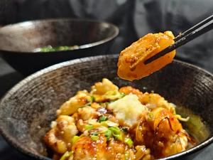 ニンニク味噌ホルモン丼