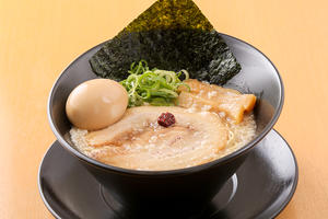 味玉こってりとんこつらぁ麺 Rich Pork Bone Ramen with Seasoned Egg