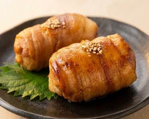 肉巻きおにぎり(俵)1個 / Meat-Wrapped Rice Ball (1 pc)
