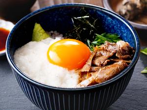 山かけとろろご飯とゴボウと牛肉の甘辛