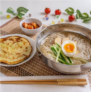 水冷麺とハーフチヂミ korean cold noodles＆half green onion chijimi