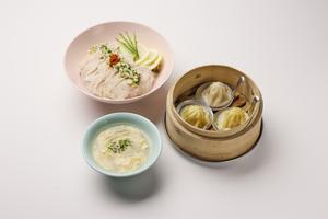 夜市の蒸し小籠包3個+海南鶏飯