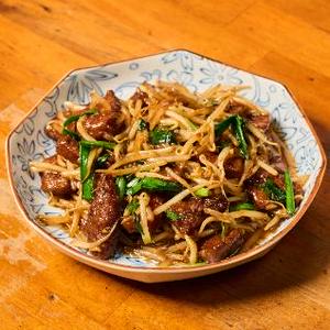 レバー好き店主の作る究極のレバニラ