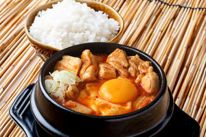 韓国カルビ丼とスンドゥブ 洞山 鶏ももチーズスンドゥブ～ごはん付き～
