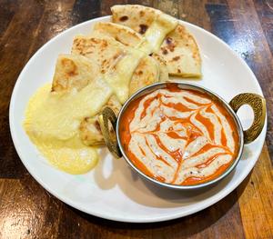 バターチキンカレーチーズナンセット