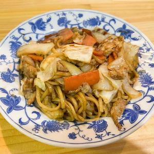 ミ-ゴレン(インドネシアの辛い焼きそば)