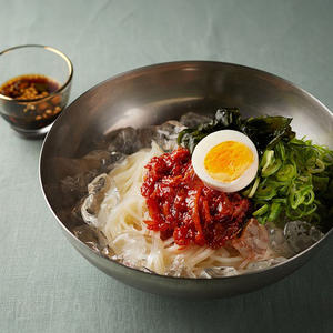大阪鶴橋直送！糖質ゼロ麺旨辛キムチの韓国冷麺