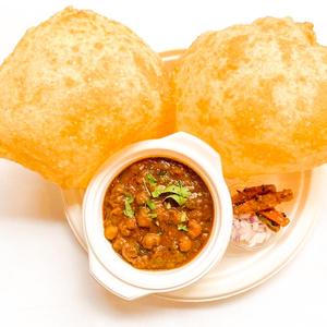 CHOLE BHATHURE