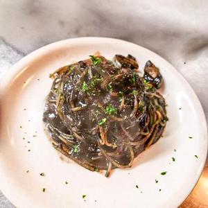 イカスミスパゲッティ Squid Ink Sphagetti