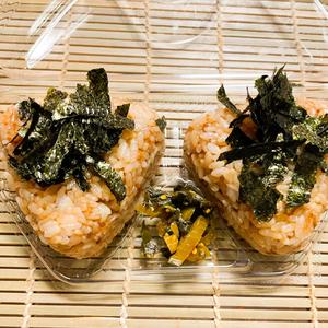 鳥取醤油とおかかのオイルおにぎり(2個)