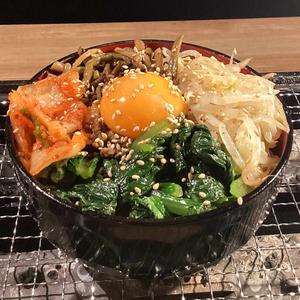 じいちゃんの手作りナムルのビビンバ丼