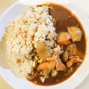 炒飯バリ辛カレーがけ
