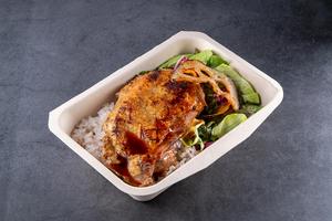 炭火焼チキン丼