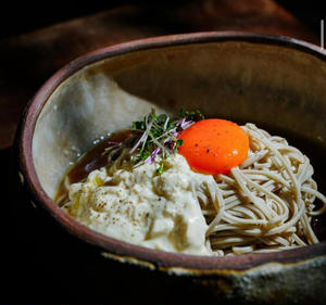 トリュフ香る おぼろ豆腐月見蕎麦(冷)