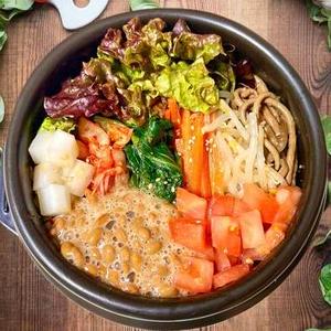 納豆とトマトのビビンバNattoTomato Brown rice bibimbap