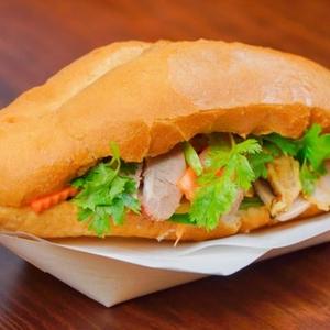 当店人気No1. 焼肉バインミー BANH MI THIT NUONG