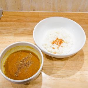 魚介豚骨カレー(フライドオニオン)