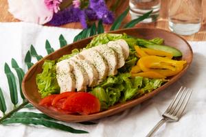 鶏むね肉のヘルシーサラダ Healthy Chicken Breast Salad