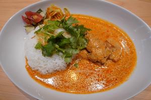 ホットチキンカレー パクチートッピング+ライス大盛り