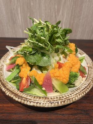 彩り野菜のサラダ自家製人参ドレッシング