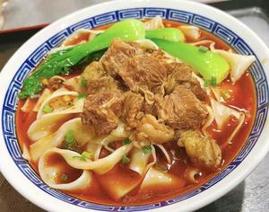 麻辣牛肉麺