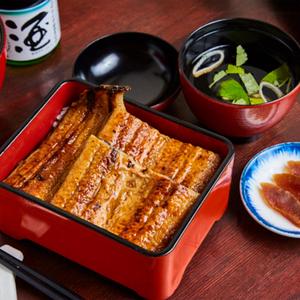 築地のうな重 特 (肝吸い・奈良漬け付き)