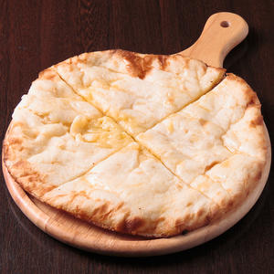 チーズナン Cheese Naan