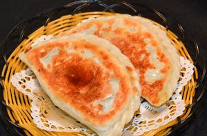 ニラと玉子入り焼きパン(二個)