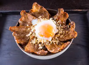 カルビスタミナガーリック丼