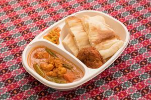 B弁当  (B Bento / Choice One Curry, Nan or Rice, Chicken Tikka, Pickles)
