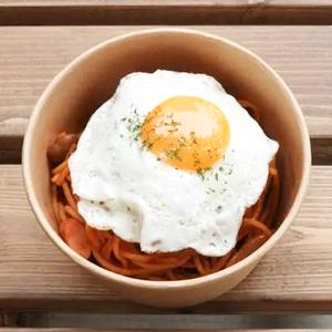 ナポリタン 目玉焼きを添えて M