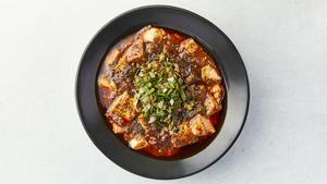 【丼ぶり】黒 「圧倒的！！東京麻婆豆腐」 Tokyo Mapo Tofu