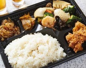 八宝菜と唐揚げ弁当