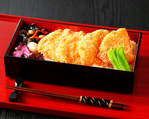 チキンカツレツ重 上