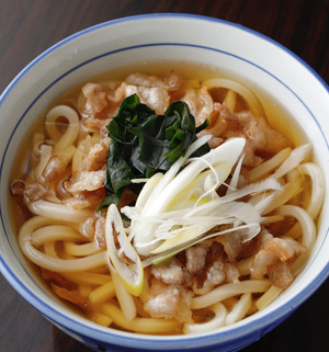 四元豚かすうどん