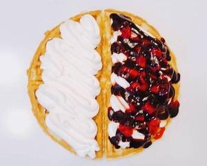 ストロベリー＆チョコレートソース＆ミルククリーム
