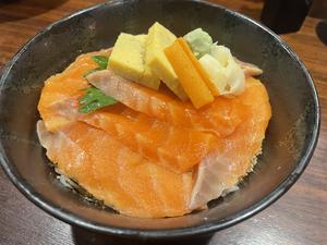 サーモン丼