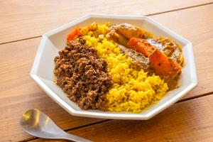 やみつきキーマ＆濃厚ベジ旨カレー(あいがけ)