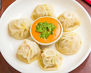 蒸しモモ Steamed Momo