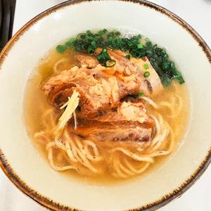 軟骨ソーキそば (中)