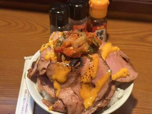 メガ盛り豚角切りチーズキムチ 丼(肉400g)