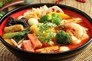 麻辣(マーラータン):スープベース+お好きな春雨(全7種)1種+トッピング4品(野菜2種、肉ボール、キクラゲ)