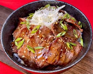 【王道の肉】バラカルビ丼ネギごま塩だれ