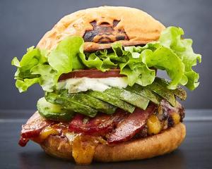 アボカドベーコンチーズバーガー Avocado Bacon Cheese Burger
