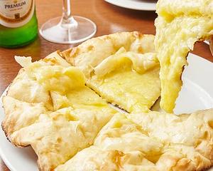 チーズナン Cheese Naan