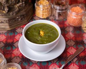 ほうれん草チキンカレー Saag Chicken Curry