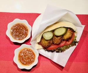 ファラフェル サンド  Falafel